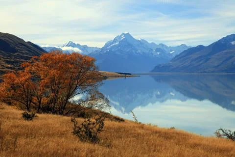Landscape of mountain cook with its reflection from lake pukaki Stock Photos