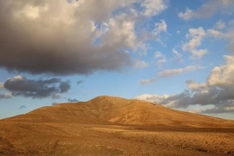 Landscape of a mountain in a desert Stock Photos