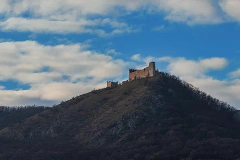 Landscape with the ruins of Devicky Castle - Moravia - Czech Republic. Foto stock