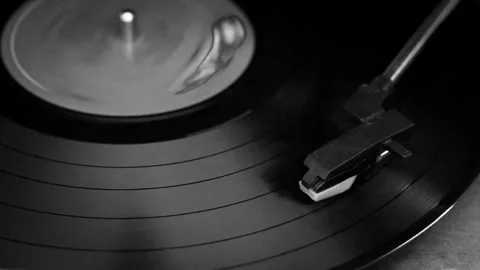 Landscape shot of a record spinning 動画素材 286186298