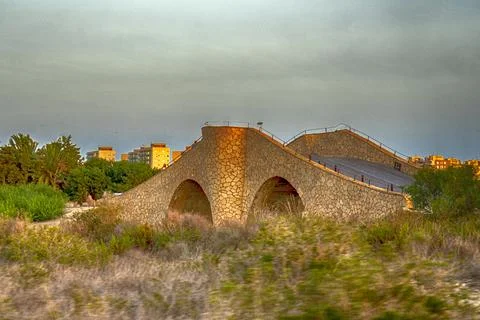Landscape structure of the bridge of la risa, La Manga del Mar Menor, Murci.. Foto stock