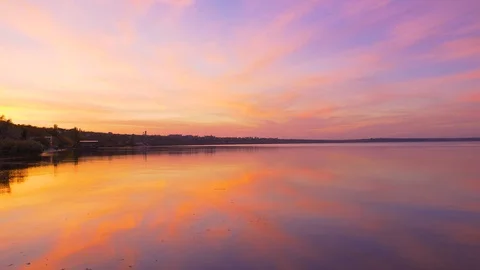 The landscape of the sunset sky on the sea of looping colors Stock-Footage 121540823