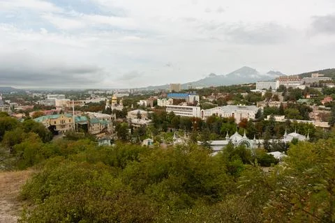 Landscape view from the observation deck of the resort Pyatigorsk on a cloudy Stock-Fotos