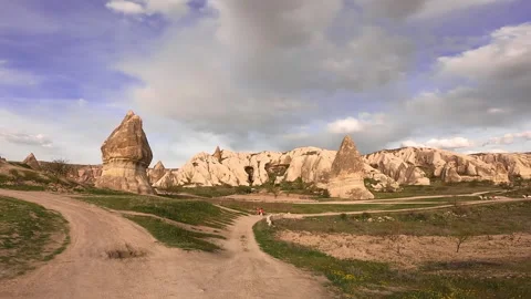 Landscape view over typical rock formations in Cappadocia. Vidéo 239655047