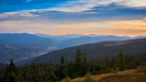 Landscape view of sunset over the mountain. 스톡 동영상 134909295