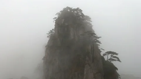 Landscape of Yellow Mountains Vídeo Stock 122341700