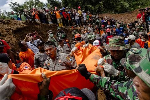 Landslide in East Java 28 people still missing, Ponorogo, Indonesia - 02 Apr 201 Stock-Fotos