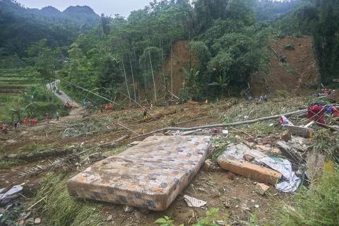 Landslide on Indonesia's Java Island increases, several missing, Pekalongan - 23 Fotos Stock