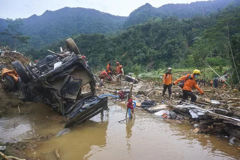 Landslide on Indonesia's Java Island increases, several missing, Pekalongan - 23 Stock Photos