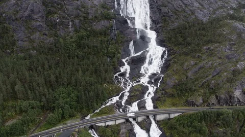 The Langfoss Waterfall Vídeo Stock 84656760