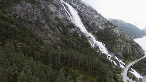 The Langfoss Waterfall Vídeo Stock 88693409