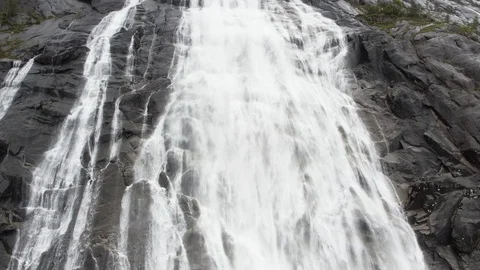 The Langfoss Waterfall Vídeo Stock 88702872