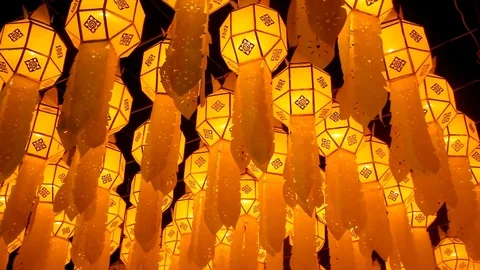 Lanna lanterns at night, Thai lantern festival Video stock 83144629