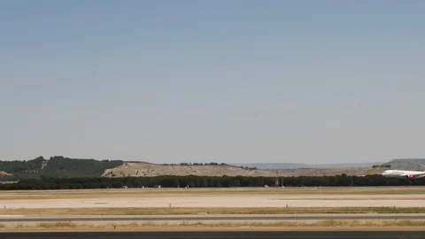 Lannding in Madrid Barajas Stock Footage 126964338
