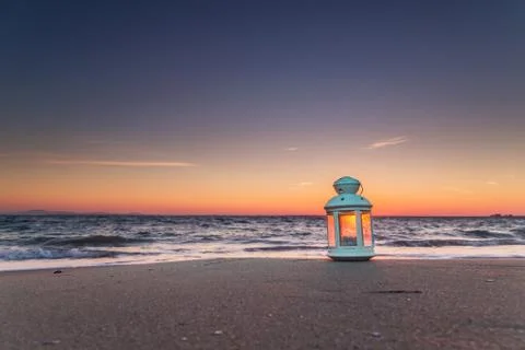 Lantern on the beach Stock-Fotos
