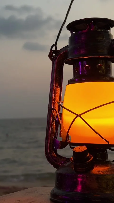 Lantern beach sunset Lantern lamp with Crescent moon shape on the beach, Ramadan Vídeo Stock 316070489