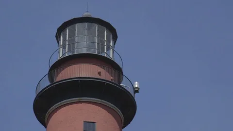 Lantern Room of Tall Lighthouse Below Clear Blue Sky Vidéo 74401695