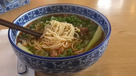 Lanzhou beef noodles. Vídeos de archivo 332042648
