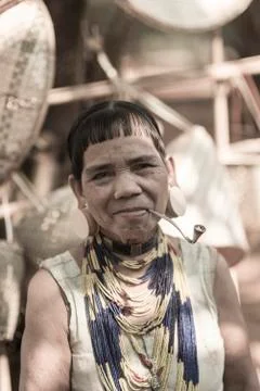 LAOS, BOLAVEN FEB 12, 2014 : Unidentified Alak tribe men in village near plat Stock Photos