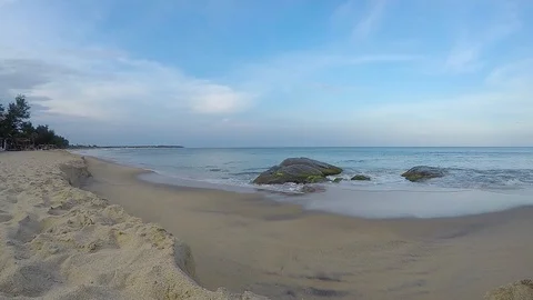 Lapping Beach on Summers Day, Arugum Bay Sri Lanka 動画素材 90057859