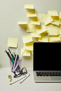 Laptop blank screen empty sticky Stock Photos