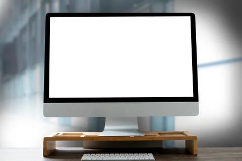 Laptop with blank screen on table. Workspace background new project on laptop Foto stock