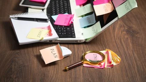 Laptop computer with colorful sticky notes. Business Foto stock