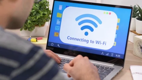 Laptop Computer Connecting to Wi-Fi Network 库存影片 115363749