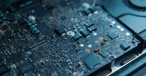 Laptop computer reparation opening and closing close up 4K 库存影片 127404448