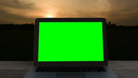 Laptop green screen with sunset. Видео 95346475