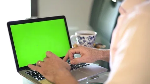 Laptop with greenscreen Stock Footage 84854112