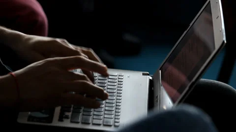 Laptop on her knees Video stock 34904282