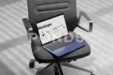 Laptop Mockup on Office Chair Plantilla PSD