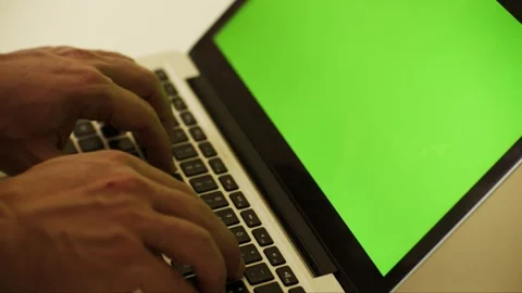 Laptop Notebook 2 hands keyboard typing with green screen 8 up shot  Vídeo Stock 303592371