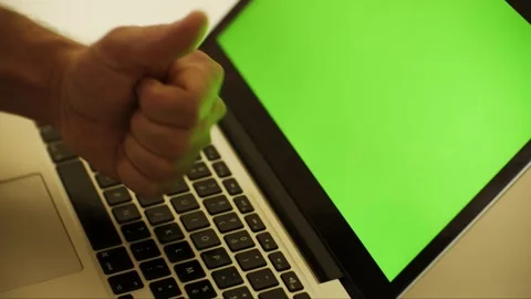 Laptop Notebook hand showing thumbs up green screen 2 up shot  Vídeo Stock 303592455