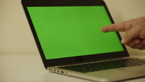 Laptop Notebook hand showing toward green screen 2 left side shot  Vídeo Stock 303592489
