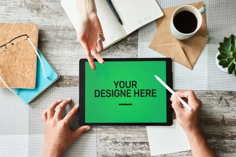 Laptop, Notebook, tablet pc Mockup screen with green chroma key background and Stock-Fotos