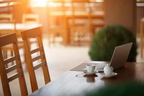 Laptop on a table Stock-Fotos