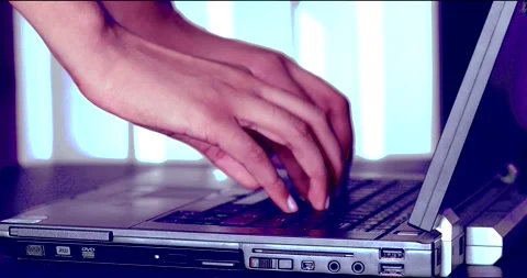 Laptop Typing Vídeos de archivo 137827877
