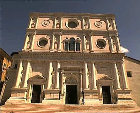 LAQUILA st bernardine low angle Stock-Footage 11121573