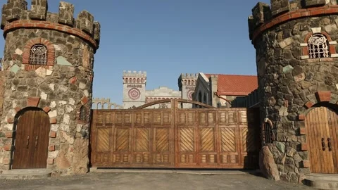 A large and beautiful modern castle 2 Video stock 329250511