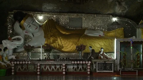 Large and Small Buddha Statues Stock-Footage 112692253
