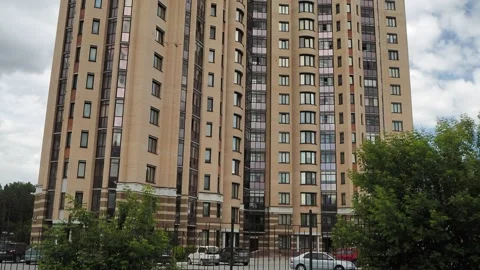 A large apartment building in the residential complex Edelweiss. Stock-Footage 244390469