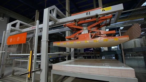 Large-Area vacuum gripping system fmc for controlled handling of tiles. Видео 321368342