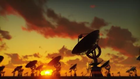 Large Array Radio Telescope. Time-lapse of a radio telescope in desert at sunset Illustrazione stock