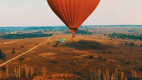 A large balloon in the sky 스톡 동영상 129588267