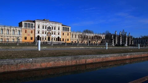 A large Baroque style villa built in Veneto in 1546 probably by Andrea Palladio Video stock 86426768