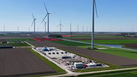 Large battery farm in Flevoland 動画素材 333623730