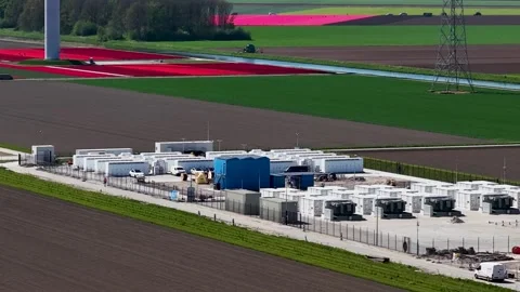 Large battery farm in Flevoland 库存影片 333623735
