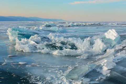 Large blocks of ice crack 스톡 사진